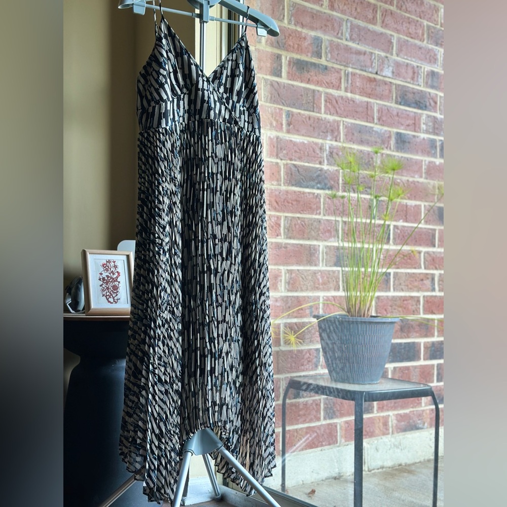 Uniqlo Black and White Patterned Long Dress